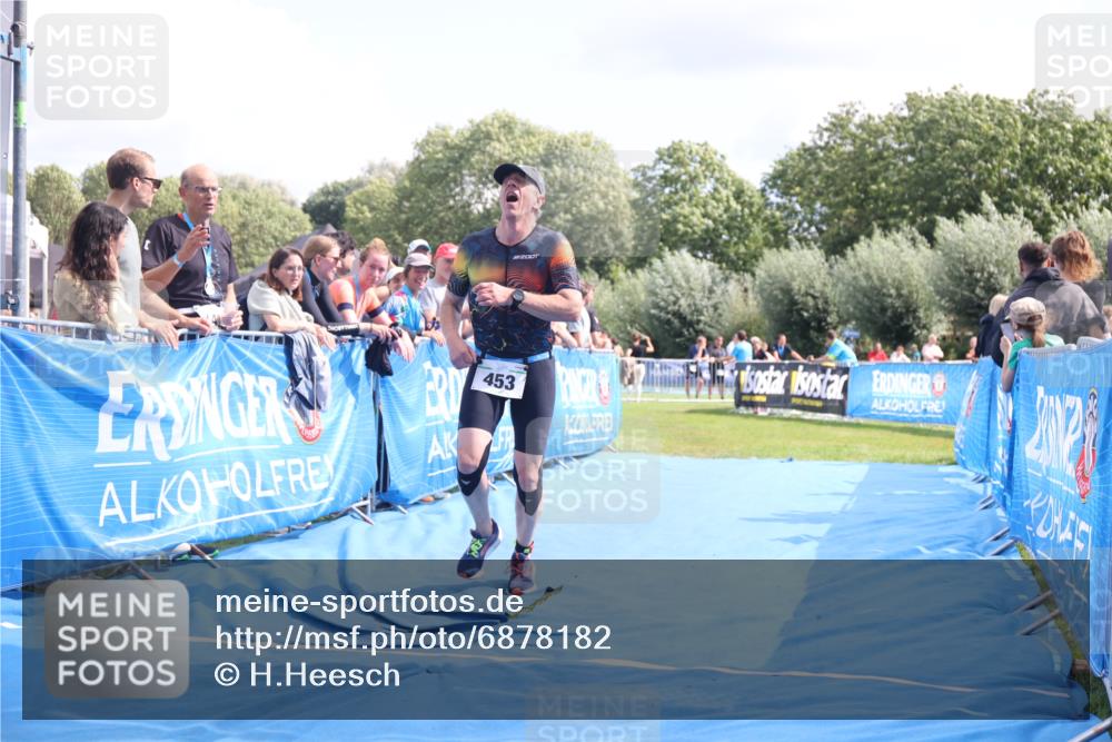 25.08.2024 - Elbe Triathlon Hamburg H.Heesch http://msf.ph/oto/6878182 25.08.2024 12:10:13 Ziel 453, 1673 meine-sportfotos.de