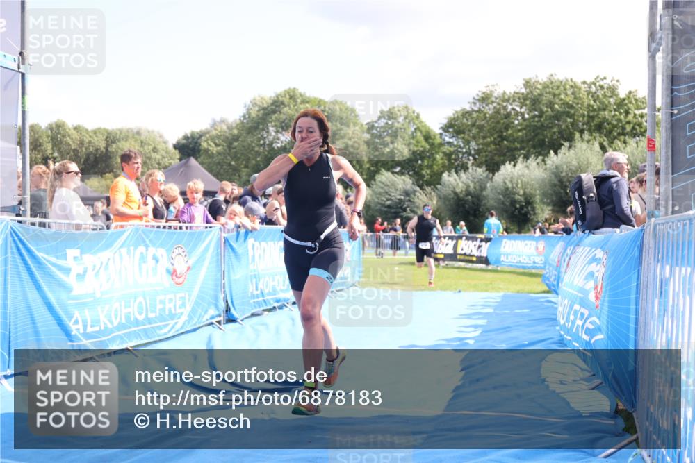 25.08.2024 - Elbe Triathlon Hamburg H.Heesch http://msf.ph/oto/6878183 25.08.2024 11:47:59 Ziel 462, 635, 1565 meine-sportfotos.de