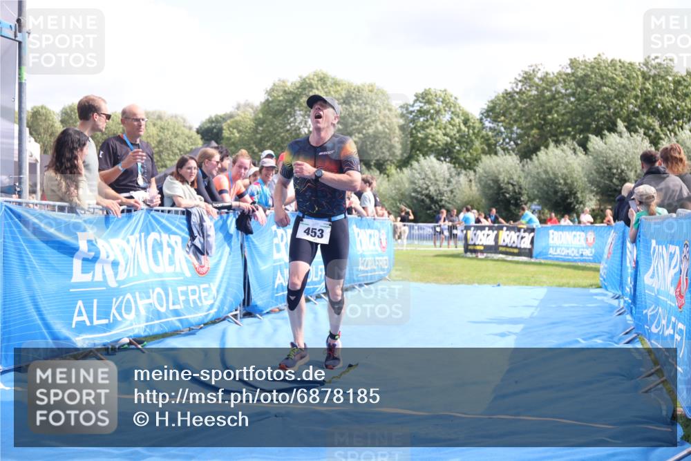 25.08.2024 - Elbe Triathlon Hamburg H.Heesch http://msf.ph/oto/6878185 25.08.2024 12:10:13 Ziel 453, 1673 meine-sportfotos.de