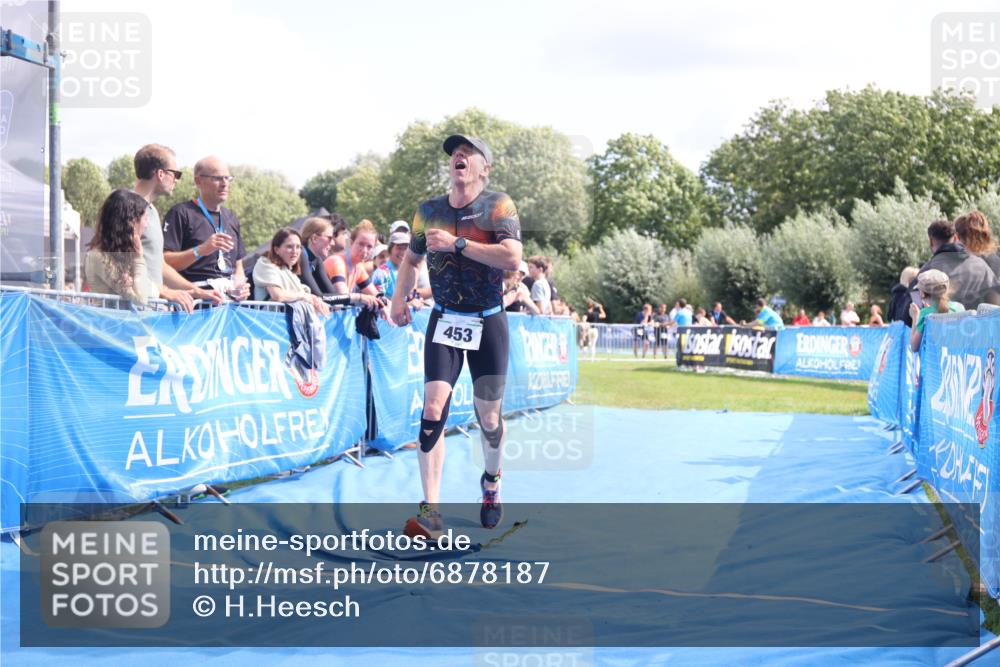 25.08.2024 - Elbe Triathlon Hamburg H.Heesch http://msf.ph/oto/6878187 25.08.2024 12:10:13 Ziel 453, 1673 meine-sportfotos.de
