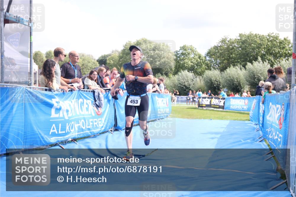 25.08.2024 - Elbe Triathlon Hamburg H.Heesch http://msf.ph/oto/6878191 25.08.2024 12:10:13 Ziel 453, 1673 meine-sportfotos.de