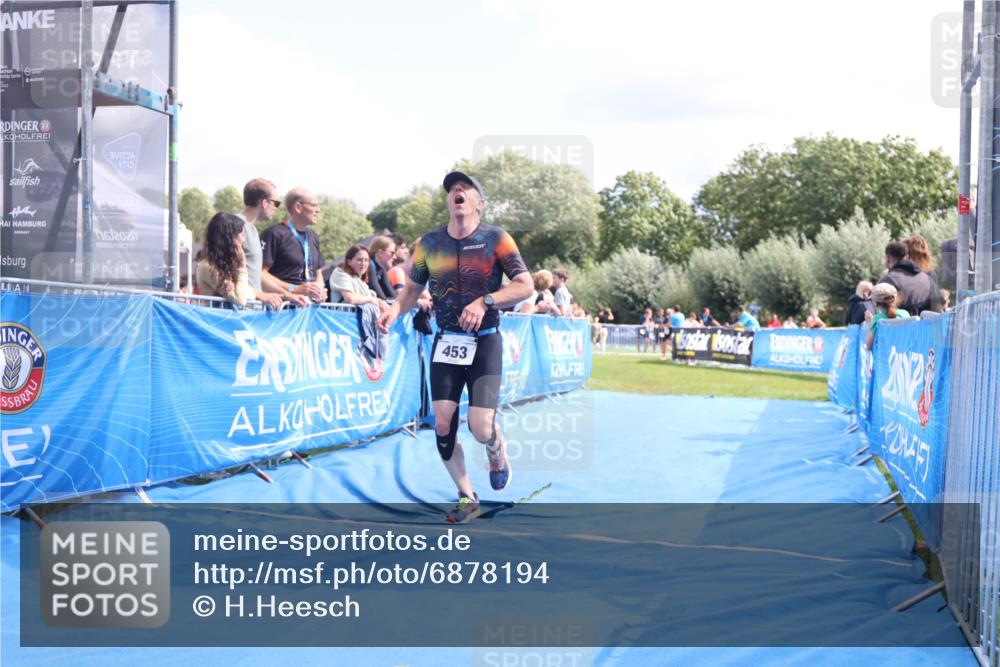 25.08.2024 - Elbe Triathlon Hamburg H.Heesch http://msf.ph/oto/6878194 25.08.2024 12:10:13 Ziel 453, 1673 meine-sportfotos.de