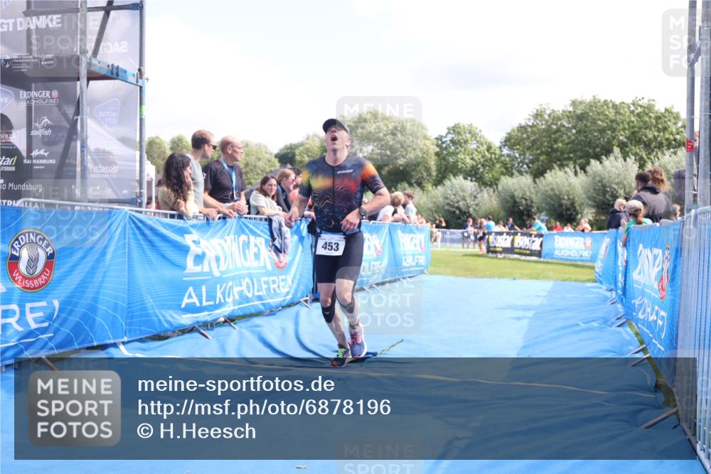 25.08.2024 - Elbe Triathlon Hamburg H.Heesch http://msf.ph/oto/6878196 25.08.2024 12:10:13 Ziel 453, 1673 meine-sportfotos.de