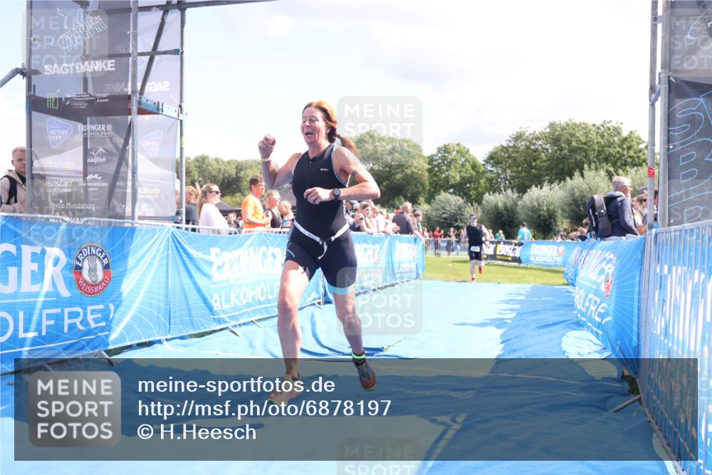25.08.2024 - Elbe Triathlon Hamburg H.Heesch http://msf.ph/oto/6878197 25.08.2024 11:47:59 Ziel 462, 635, 1565 meine-sportfotos.de