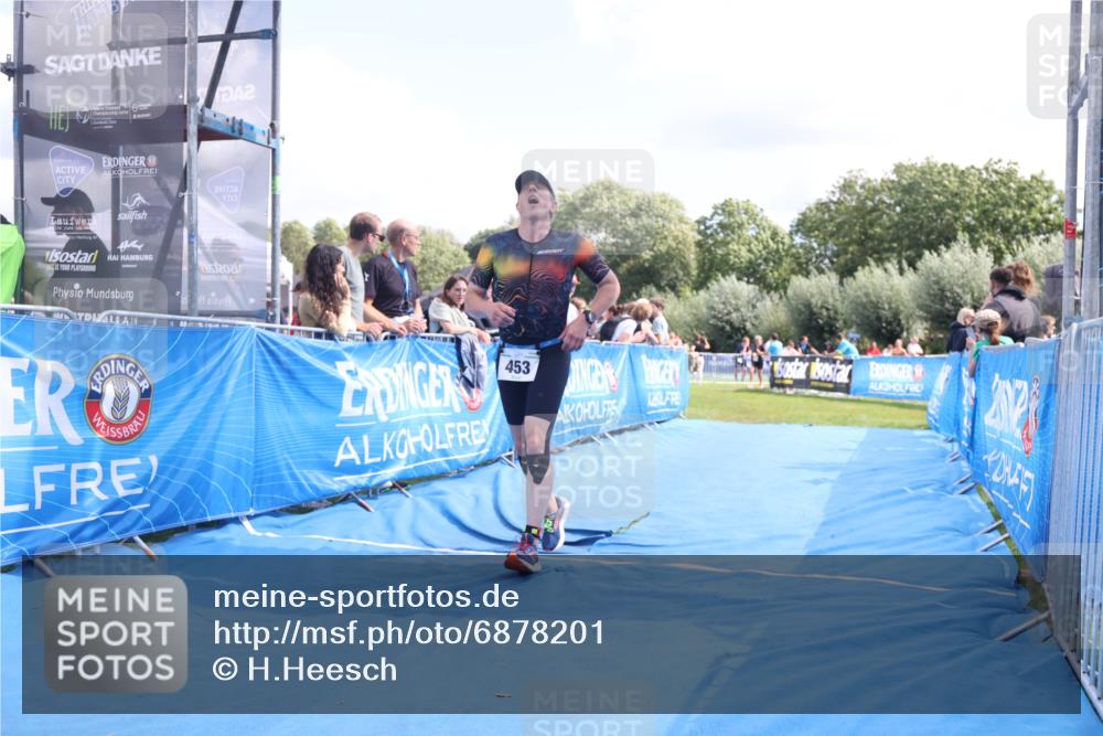 25.08.2024 - Elbe Triathlon Hamburg H.Heesch http://msf.ph/oto/6878201 25.08.2024 12:10:13 Ziel 453, 1673 meine-sportfotos.de