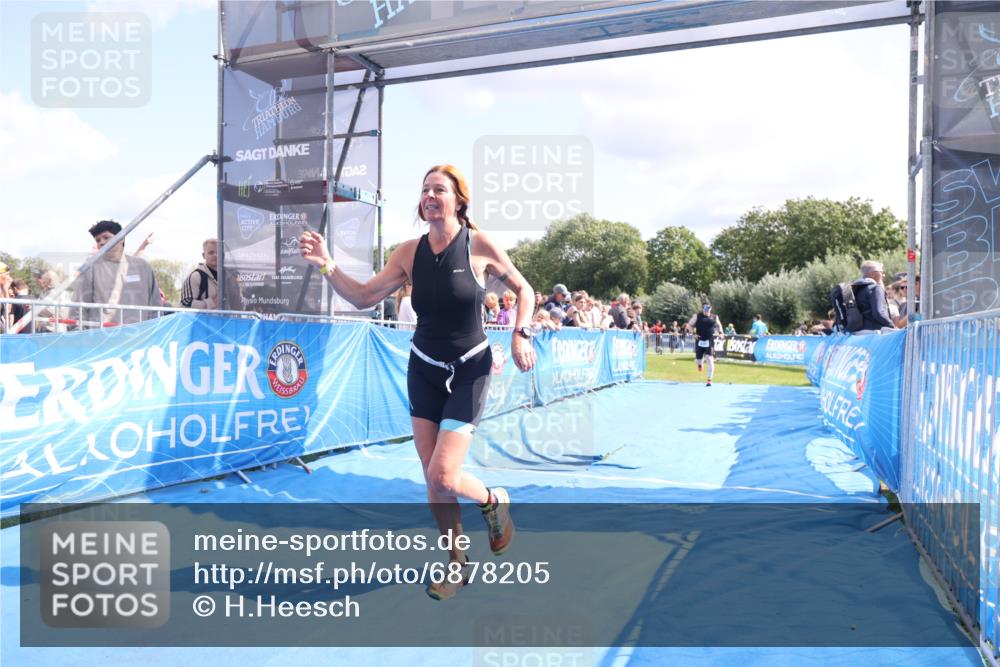 25.08.2024 - Elbe Triathlon Hamburg H.Heesch http://msf.ph/oto/6878205 25.08.2024 11:47:59 Ziel 462, 635, 1565 meine-sportfotos.de