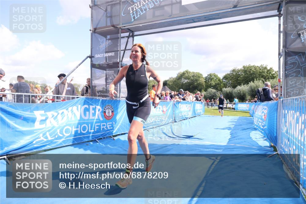 25.08.2024 - Elbe Triathlon Hamburg H.Heesch http://msf.ph/oto/6878209 25.08.2024 11:48:00 Ziel 462, 635, 1565 meine-sportfotos.de