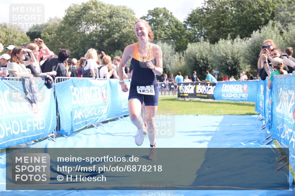25.08.2024 - Elbe Triathlon Hamburg H.Heesch http://msf.ph/oto/6878218 25.08.2024 12:10:22 Ziel 1593, 1638 meine-sportfotos.de