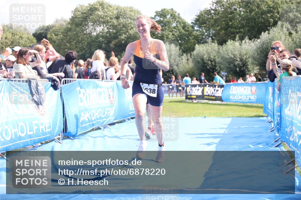 25.08.2024 - Elbe Triathlon Hamburg H.Heesch http://msf.ph/oto/6878220 25.08.2024 12:10:22 Ziel 1593, 1638 meine-sportfotos.de