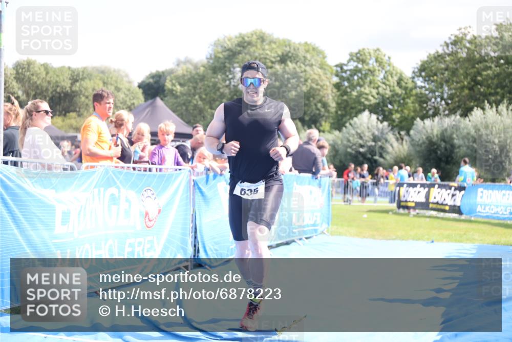 25.08.2024 - Elbe Triathlon Hamburg H.Heesch http://msf.ph/oto/6878223 25.08.2024 11:48:02 Ziel 462, 635, 1565 meine-sportfotos.de