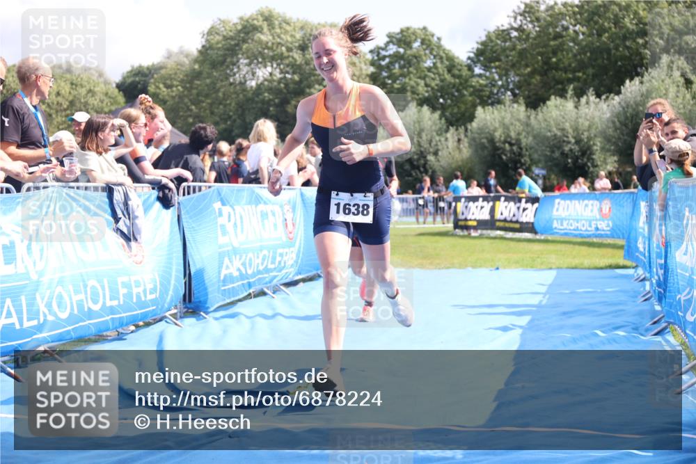 25.08.2024 - Elbe Triathlon Hamburg H.Heesch http://msf.ph/oto/6878224 25.08.2024 12:10:22 Ziel 1593, 1638 meine-sportfotos.de