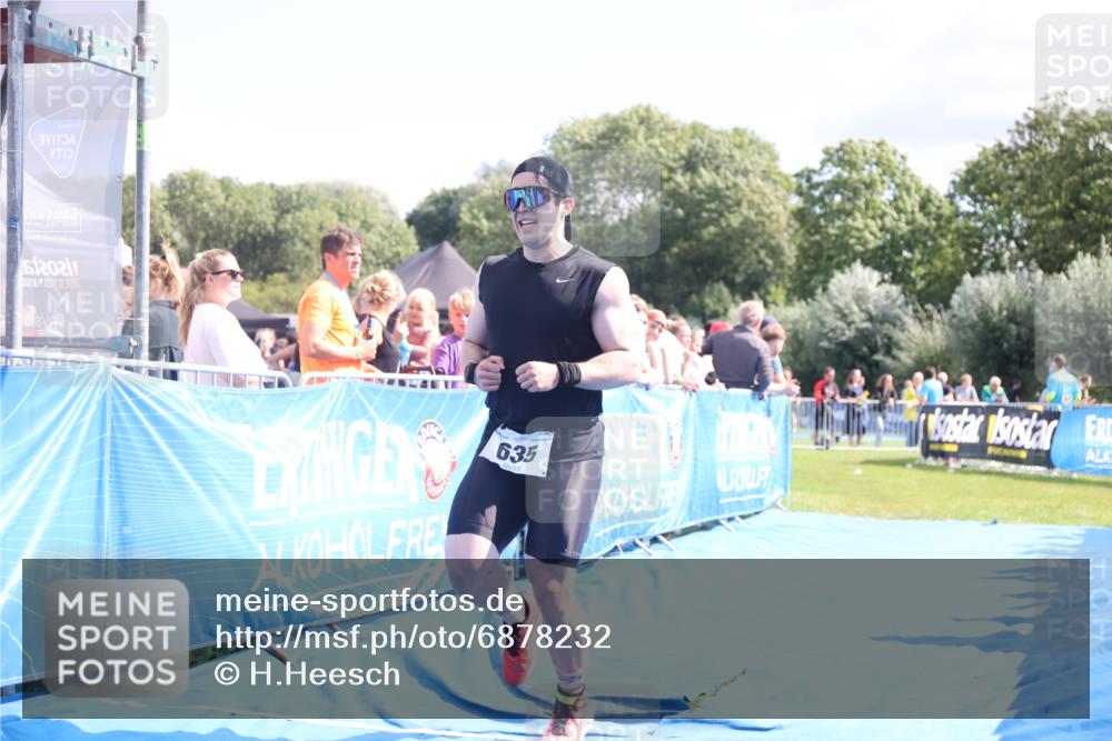 25.08.2024 - Elbe Triathlon Hamburg H.Heesch http://msf.ph/oto/6878232 25.08.2024 11:48:02 Ziel 462, 635, 1565 meine-sportfotos.de