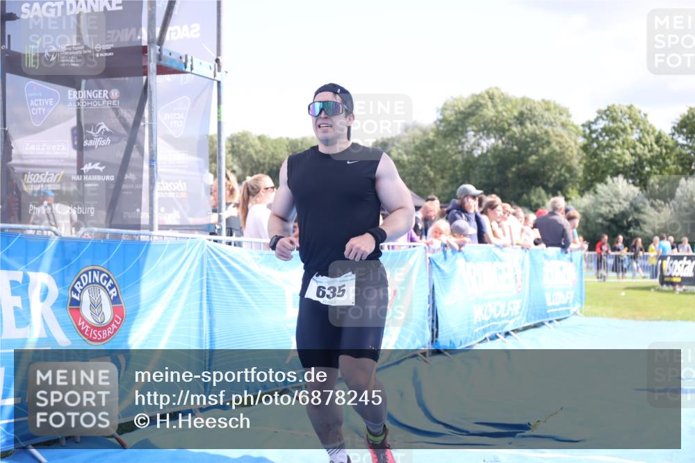 25.08.2024 - Elbe Triathlon Hamburg H.Heesch http://msf.ph/oto/6878245 25.08.2024 11:48:03 Ziel 462, 635, 1565 meine-sportfotos.de