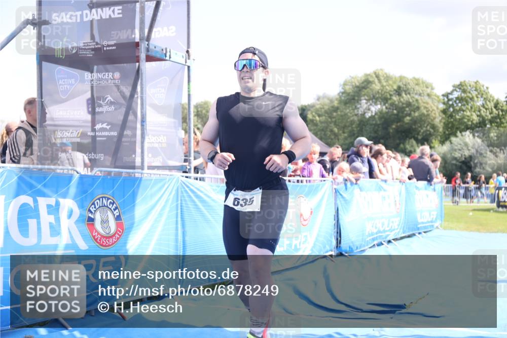 25.08.2024 - Elbe Triathlon Hamburg H.Heesch http://msf.ph/oto/6878249 25.08.2024 11:48:03 Ziel 462, 635, 1565 meine-sportfotos.de