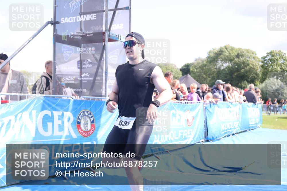 25.08.2024 - Elbe Triathlon Hamburg H.Heesch http://msf.ph/oto/6878257 25.08.2024 11:48:03 Ziel 462, 635, 1565 meine-sportfotos.de