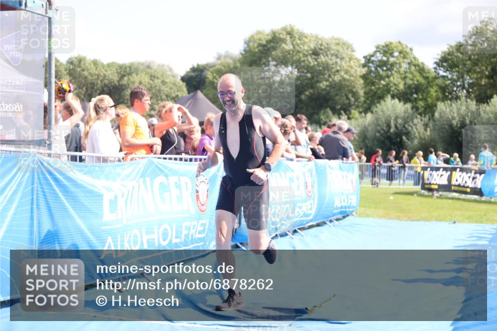 25.08.2024 - Elbe Triathlon Hamburg H.Heesch http://msf.ph/oto/6878262 25.08.2024 11:48:17 Ziel 471, 1441 meine-sportfotos.de