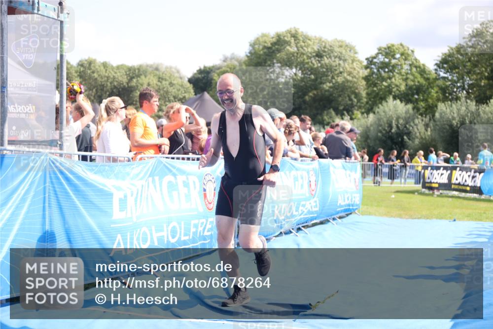 25.08.2024 - Elbe Triathlon Hamburg H.Heesch http://msf.ph/oto/6878264 25.08.2024 11:48:17 Ziel 471, 1441 meine-sportfotos.de