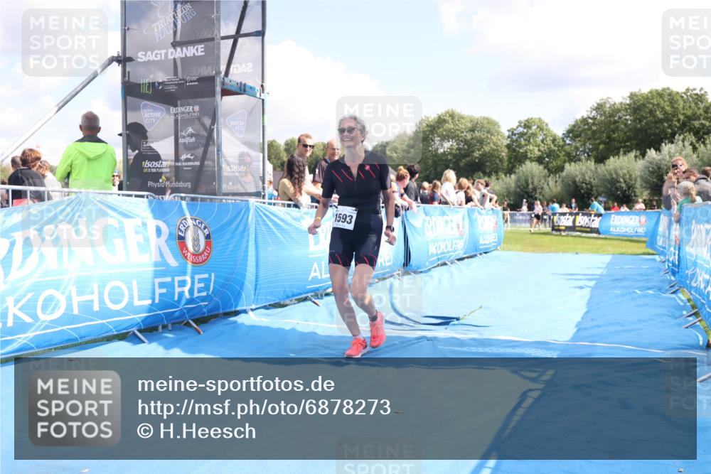 25.08.2024 - Elbe Triathlon Hamburg H.Heesch http://msf.ph/oto/6878273 25.08.2024 12:10:24 Ziel 1593, 1624, 1638 meine-sportfotos.de