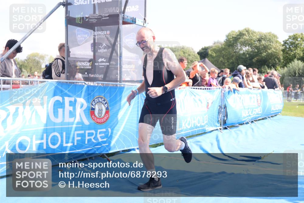 25.08.2024 - Elbe Triathlon Hamburg H.Heesch http://msf.ph/oto/6878293 25.08.2024 11:48:18 Ziel 471, 1441 meine-sportfotos.de