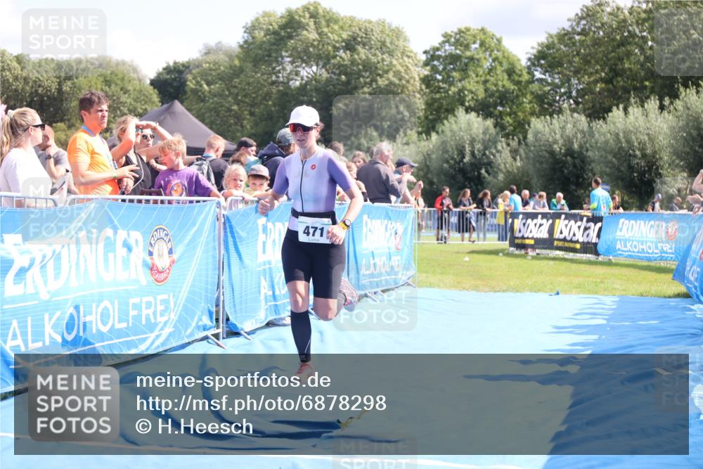 25.08.2024 - Elbe Triathlon Hamburg H.Heesch http://msf.ph/oto/6878298 25.08.2024 11:48:25 Ziel 471 meine-sportfotos.de
