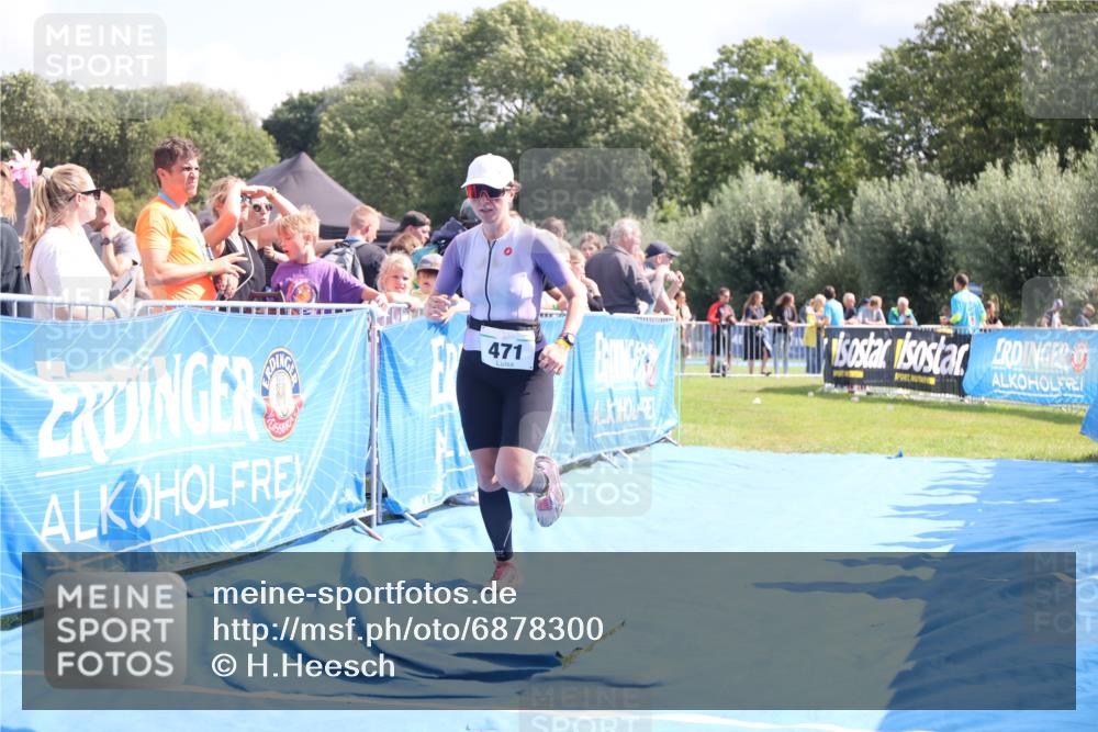 25.08.2024 - Elbe Triathlon Hamburg H.Heesch http://msf.ph/oto/6878300 25.08.2024 11:48:25 Ziel 471 meine-sportfotos.de