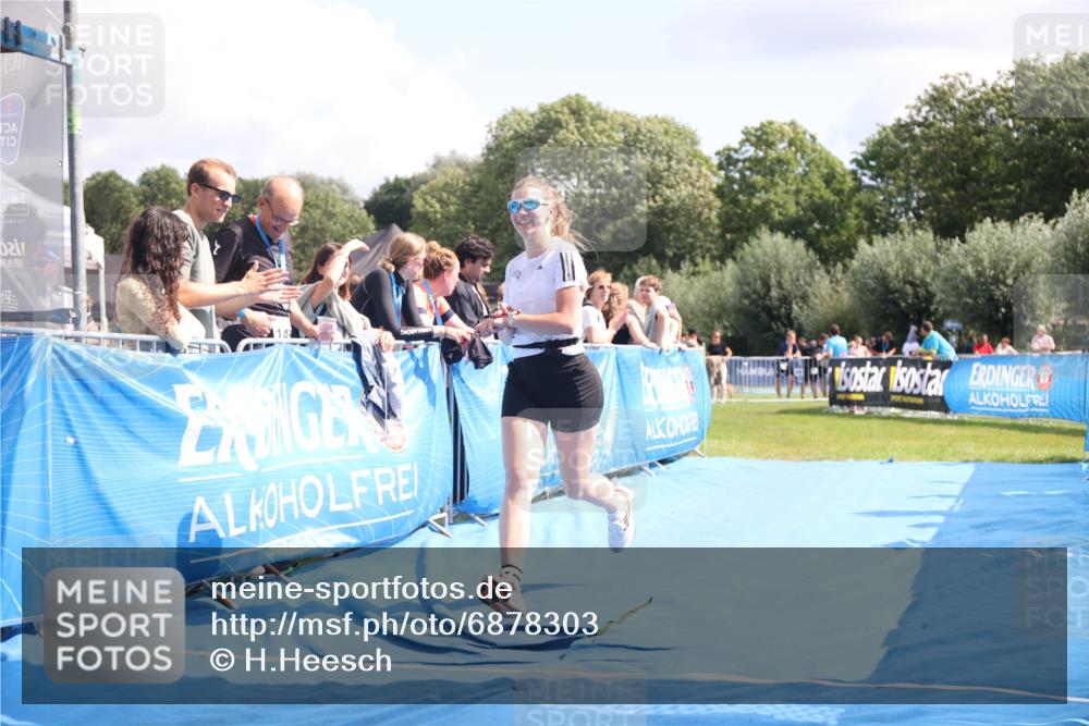25.08.2024 - Elbe Triathlon Hamburg H.Heesch http://msf.ph/oto/6878303 25.08.2024 12:10:31 Ziel 1593, 1624 meine-sportfotos.de