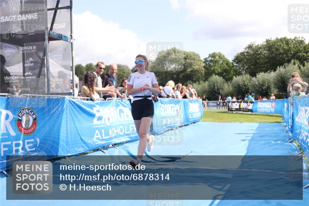 25.08.2024 - Elbe Triathlon Hamburg H.Heesch http://msf.ph/oto/6878314 25.08.2024 12:10:32 Ziel 1624 meine-sportfotos.de
