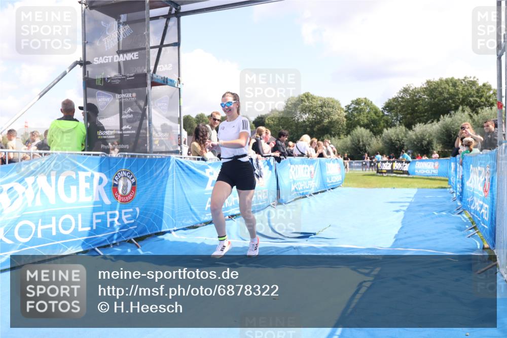 25.08.2024 - Elbe Triathlon Hamburg H.Heesch http://msf.ph/oto/6878322 25.08.2024 12:10:32 Ziel 1624 meine-sportfotos.de