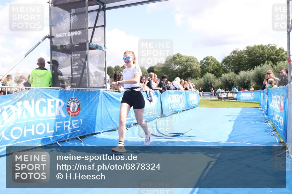 25.08.2024 - Elbe Triathlon Hamburg H.Heesch http://msf.ph/oto/6878324 25.08.2024 12:10:32 Ziel 1624 meine-sportfotos.de