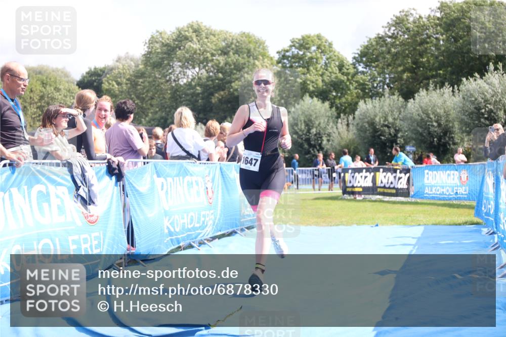 25.08.2024 - Elbe Triathlon Hamburg H.Heesch http://msf.ph/oto/6878330 25.08.2024 12:10:44 Ziel 1647 meine-sportfotos.de