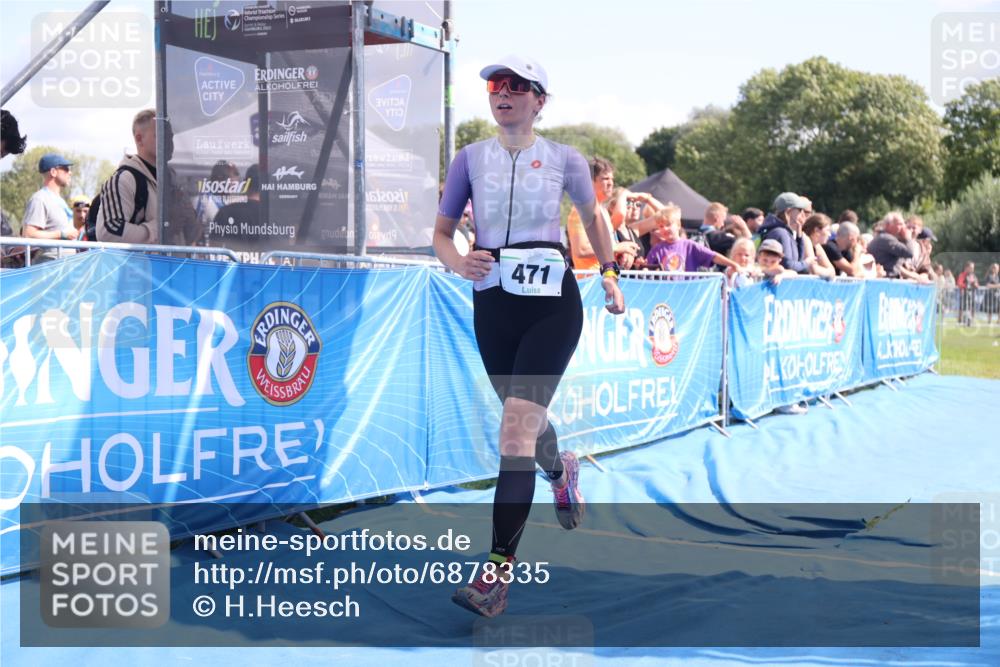 25.08.2024 - Elbe Triathlon Hamburg H.Heesch http://msf.ph/oto/6878335 25.08.2024 11:48:26 Ziel 471, 712 meine-sportfotos.de