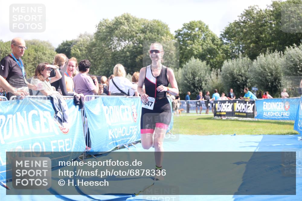 25.08.2024 - Elbe Triathlon Hamburg H.Heesch http://msf.ph/oto/6878336 25.08.2024 12:10:44 Ziel 1647 meine-sportfotos.de