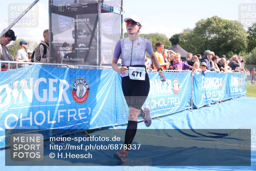 25.08.2024 - Elbe Triathlon Hamburg H.Heesch http://msf.ph/oto/6878337 25.08.2024 11:48:26 Ziel 471, 712 meine-sportfotos.de