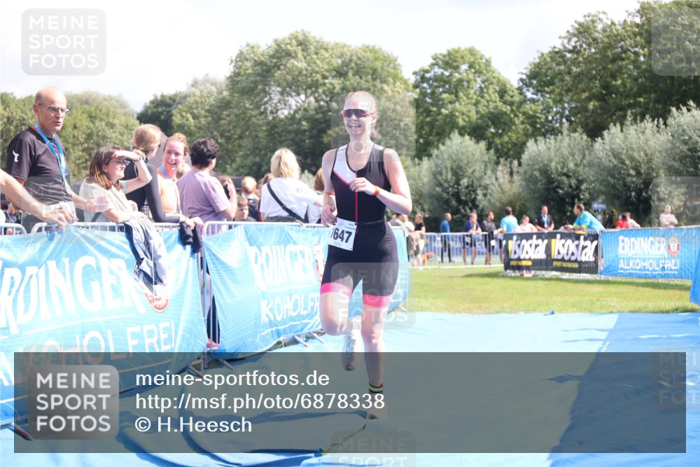 25.08.2024 - Elbe Triathlon Hamburg H.Heesch http://msf.ph/oto/6878338 25.08.2024 12:10:44 Ziel 1647 meine-sportfotos.de