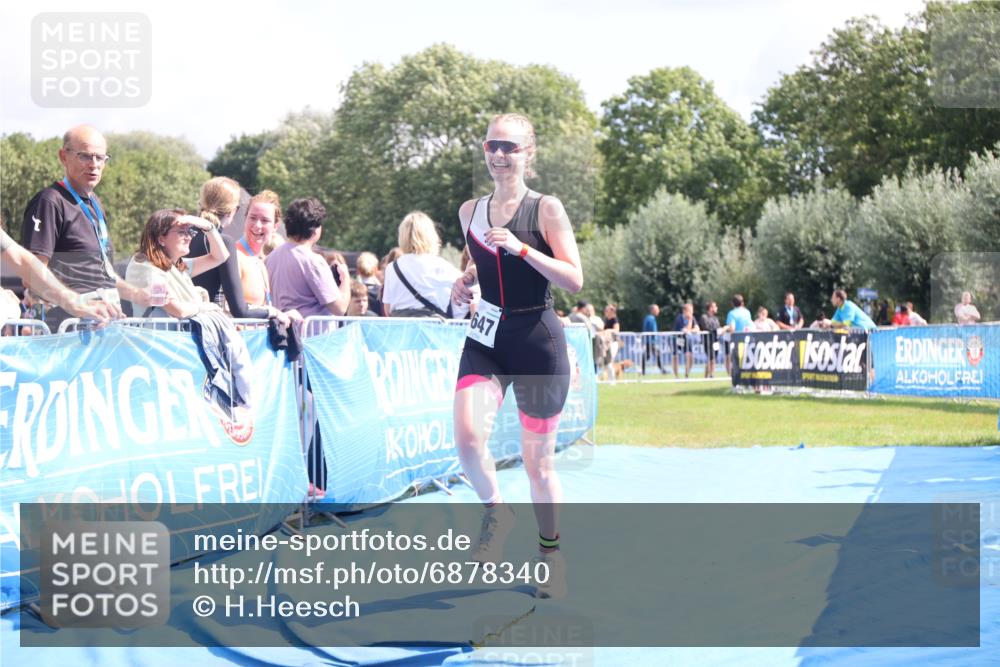 25.08.2024 - Elbe Triathlon Hamburg H.Heesch http://msf.ph/oto/6878340 25.08.2024 12:10:44 Ziel 1647 meine-sportfotos.de