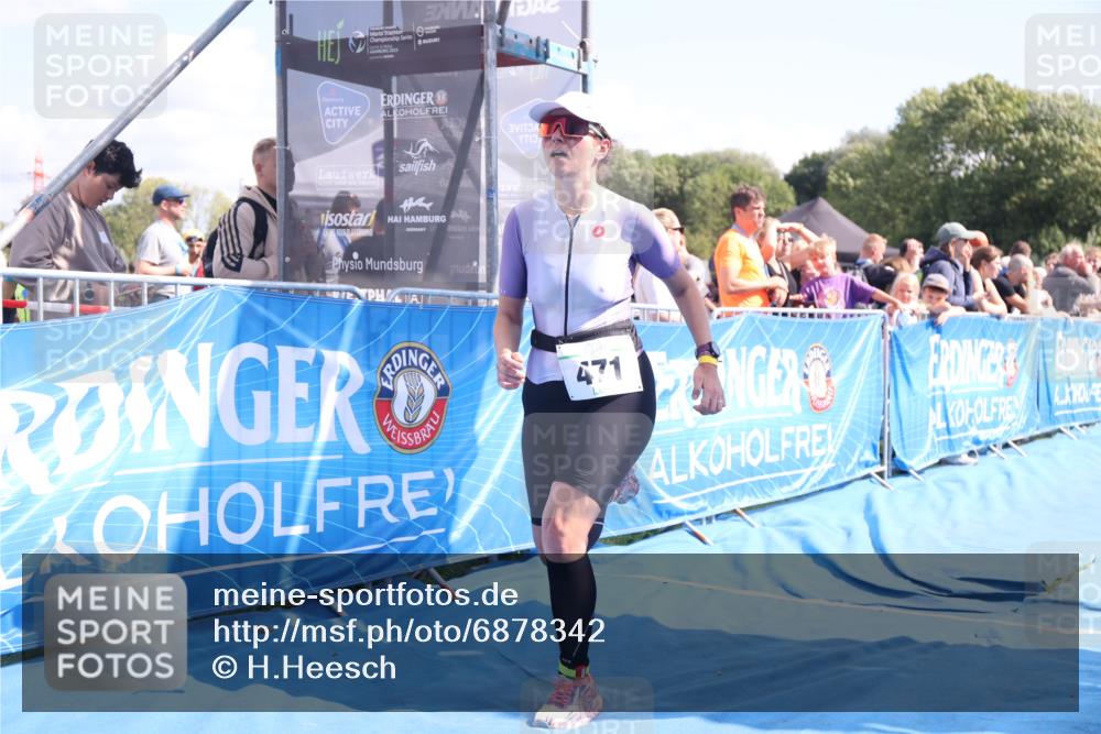 25.08.2024 - Elbe Triathlon Hamburg H.Heesch http://msf.ph/oto/6878342 25.08.2024 11:48:26 Ziel 471, 712 meine-sportfotos.de