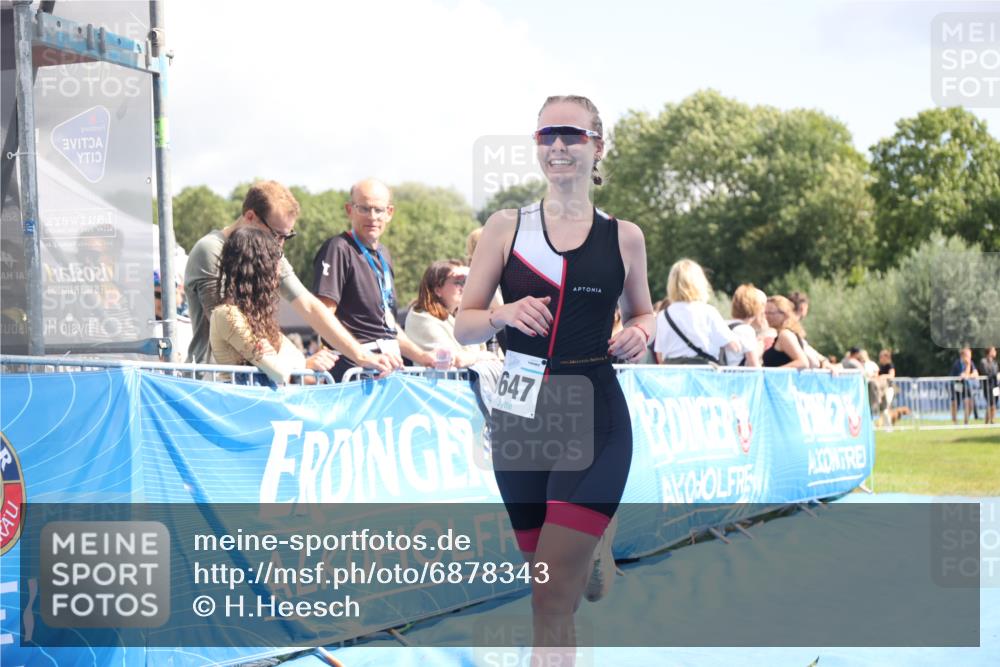 25.08.2024 - Elbe Triathlon Hamburg H.Heesch http://msf.ph/oto/6878343 25.08.2024 12:10:44 Ziel 1647 meine-sportfotos.de