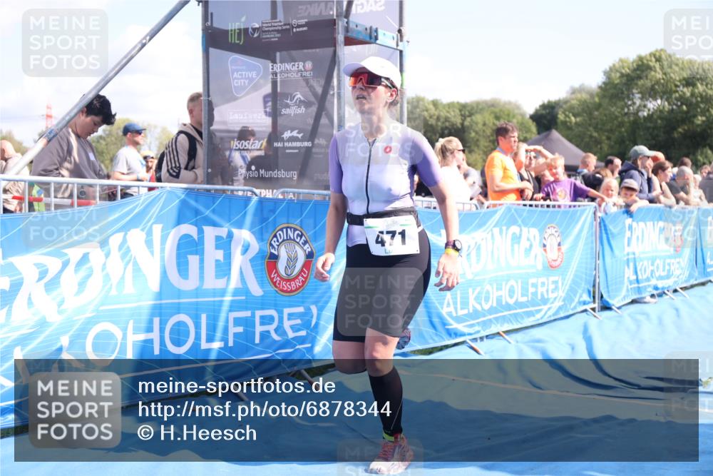 25.08.2024 - Elbe Triathlon Hamburg H.Heesch http://msf.ph/oto/6878344 25.08.2024 11:48:26 Ziel 471, 712 meine-sportfotos.de