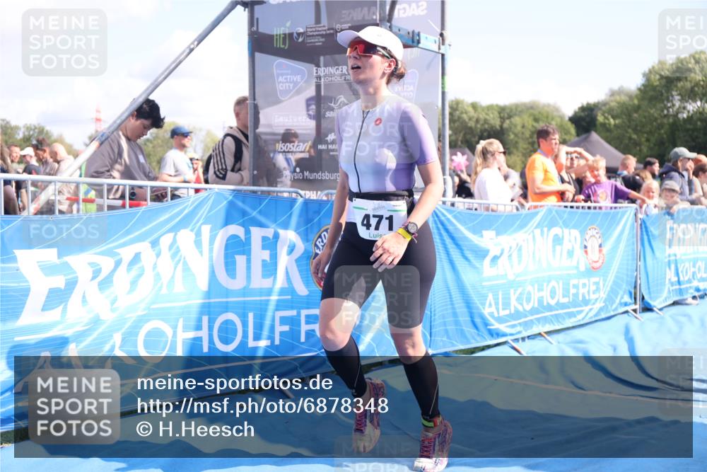 25.08.2024 - Elbe Triathlon Hamburg H.Heesch http://msf.ph/oto/6878348 25.08.2024 11:48:26 Ziel 471, 712 meine-sportfotos.de