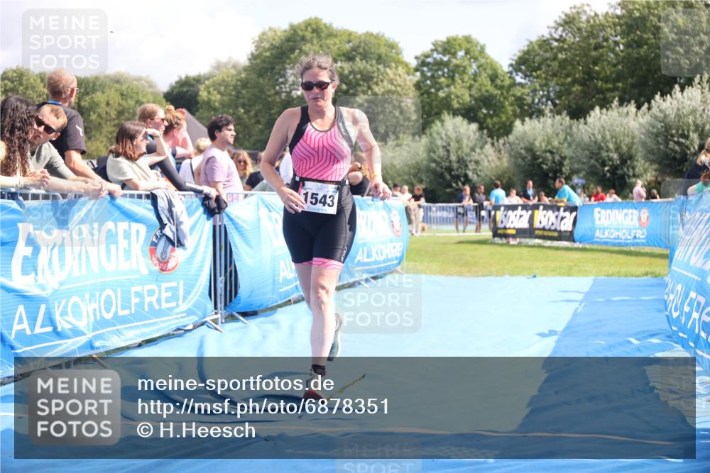 25.08.2024 - Elbe Triathlon Hamburg H.Heesch http://msf.ph/oto/6878351 25.08.2024 12:11:02 Ziel 1543 meine-sportfotos.de
