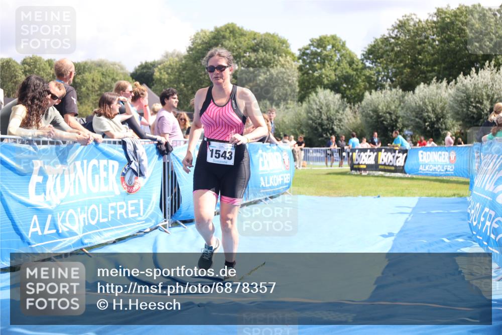 25.08.2024 - Elbe Triathlon Hamburg H.Heesch http://msf.ph/oto/6878357 25.08.2024 12:11:02 Ziel 1543 meine-sportfotos.de