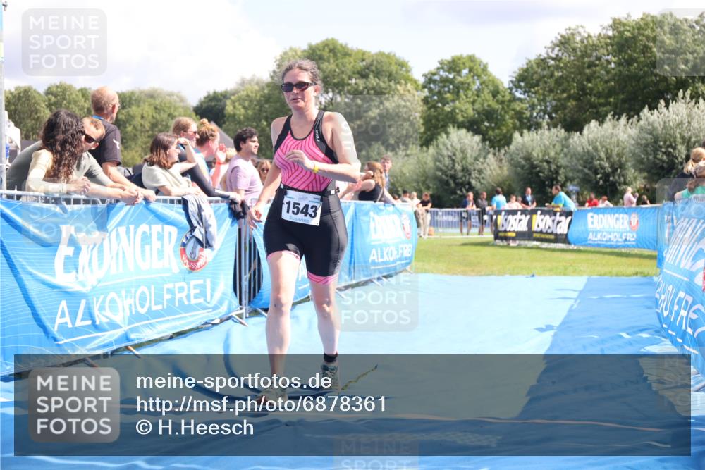 25.08.2024 - Elbe Triathlon Hamburg H.Heesch http://msf.ph/oto/6878361 25.08.2024 12:11:02 Ziel 1543 meine-sportfotos.de