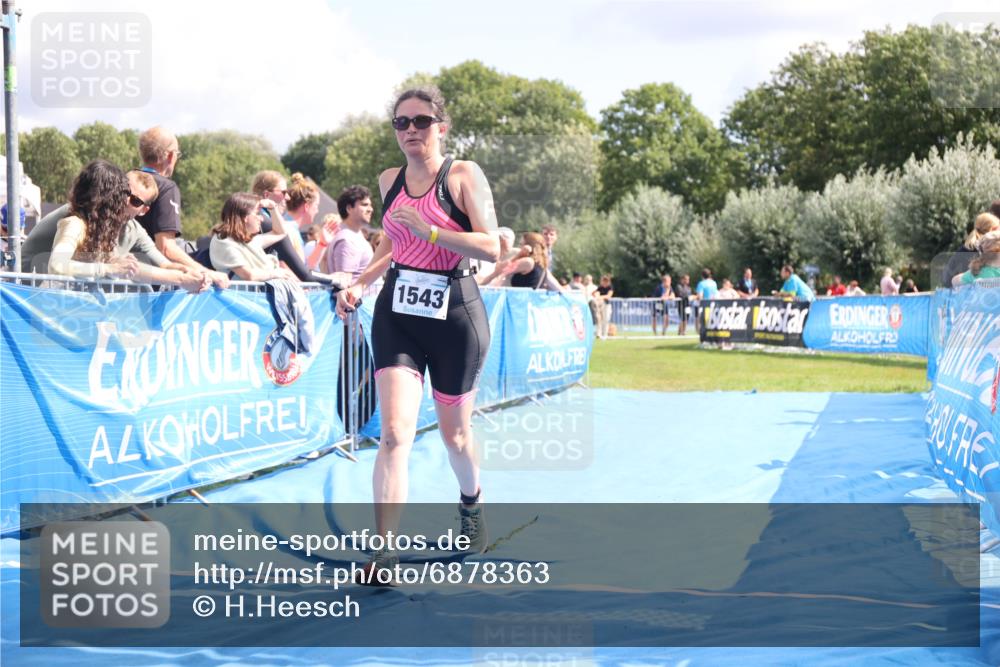 25.08.2024 - Elbe Triathlon Hamburg H.Heesch http://msf.ph/oto/6878363 25.08.2024 12:11:02 Ziel 1543 meine-sportfotos.de