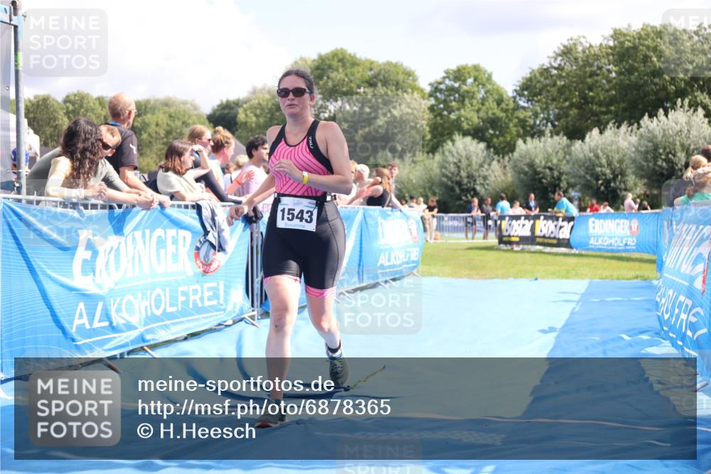 25.08.2024 - Elbe Triathlon Hamburg H.Heesch http://msf.ph/oto/6878365 25.08.2024 12:11:02 Ziel 1543 meine-sportfotos.de