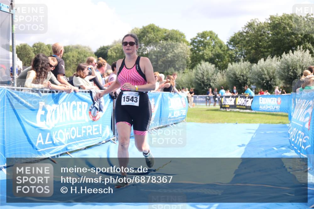 25.08.2024 - Elbe Triathlon Hamburg H.Heesch http://msf.ph/oto/6878367 25.08.2024 12:11:02 Ziel 1543 meine-sportfotos.de