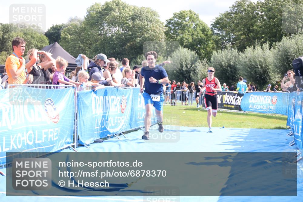 25.08.2024 - Elbe Triathlon Hamburg H.Heesch http://msf.ph/oto/6878370 25.08.2024 11:48:33 Ziel 712, 1437, 1473 meine-sportfotos.de