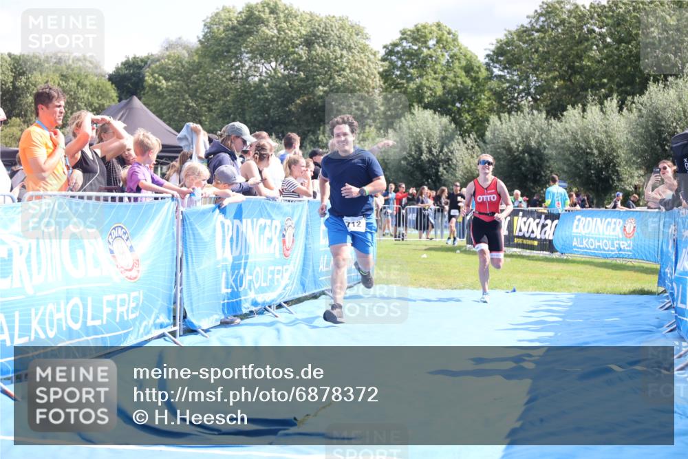 25.08.2024 - Elbe Triathlon Hamburg H.Heesch http://msf.ph/oto/6878372 25.08.2024 11:48:33 Ziel 712, 1437, 1473 meine-sportfotos.de