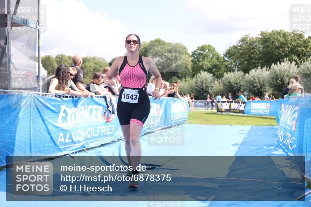 25.08.2024 - Elbe Triathlon Hamburg H.Heesch http://msf.ph/oto/6878375 25.08.2024 12:11:02 Ziel 1543 meine-sportfotos.de