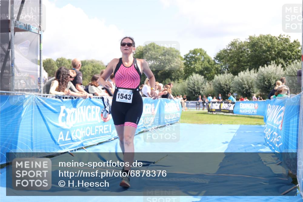 25.08.2024 - Elbe Triathlon Hamburg H.Heesch http://msf.ph/oto/6878376 25.08.2024 12:11:02 Ziel 1543 meine-sportfotos.de