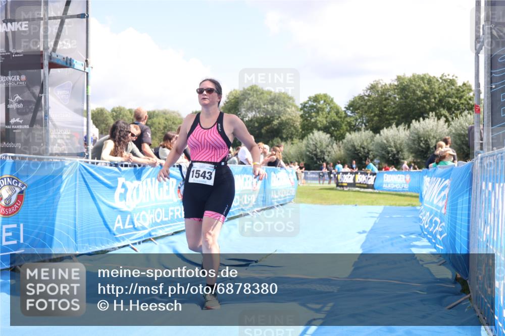 25.08.2024 - Elbe Triathlon Hamburg H.Heesch http://msf.ph/oto/6878380 25.08.2024 12:11:02 Ziel 1543 meine-sportfotos.de